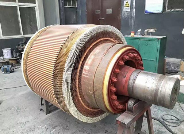 一臺正在六安江淮電機有限公司維護的三相異步電動(dòng)機 一臺正在六安江淮電機有限公司維護的三相異步電動(dòng)機