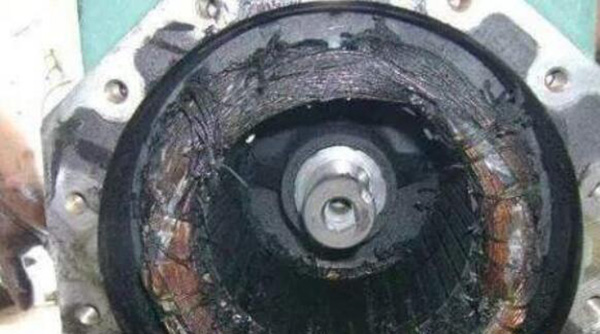 一臺因為電壓過(guò)高導致變頻電機發(fā)熱燒毀的電機案例 一臺因為電壓過(guò)高導致變頻電機發(fā)熱燒毀的電機案例